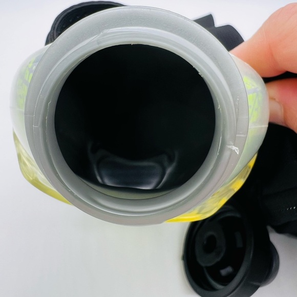 Nathan Black and Neon Yellow Hydration Belt with two 8oz bottles - Picture 11 of 14